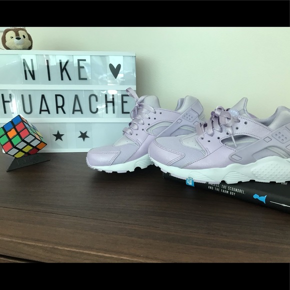 nike huarache lavender